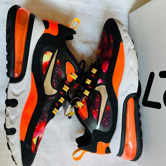 Air Max 270 React - Picture 4 of 8